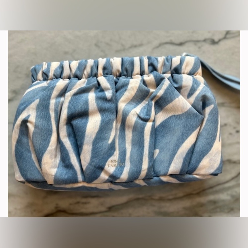 Vince Camuto - NEW -Washable Nylon Harlo Pouch. Blue/Cream Zebra Print Wristlet